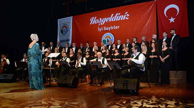 Tuzla Belediyesi TSM Topluluğu, Sezon Finalinde Hüzzam Şarkılar Seslendirdi