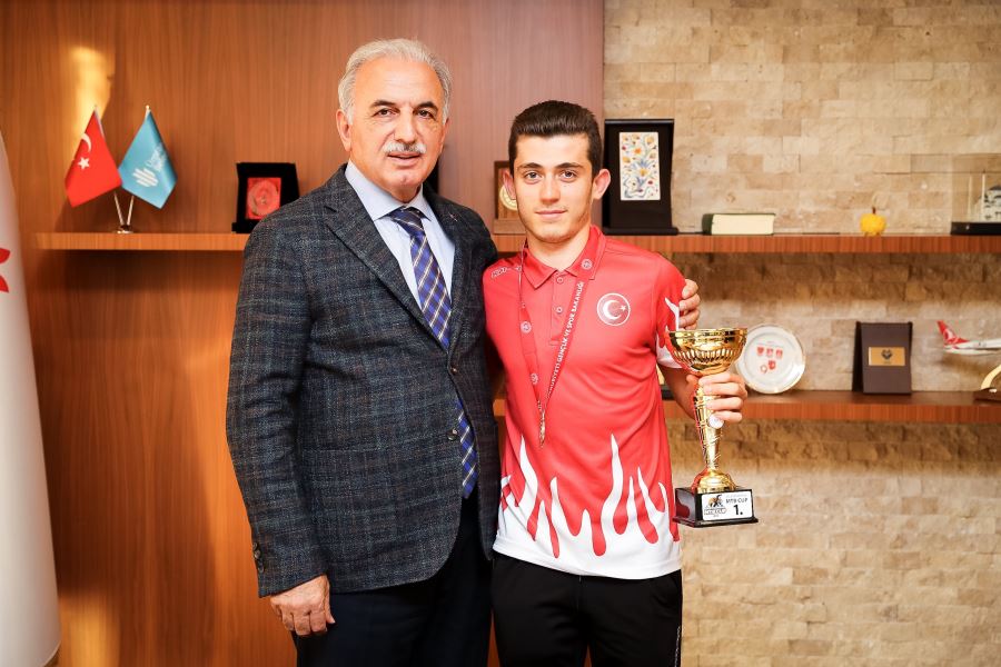 Ümraniye Belediyesi’nin Sporcusu Dağ Bisikletinde Türkiye Şampiyonu Oldu