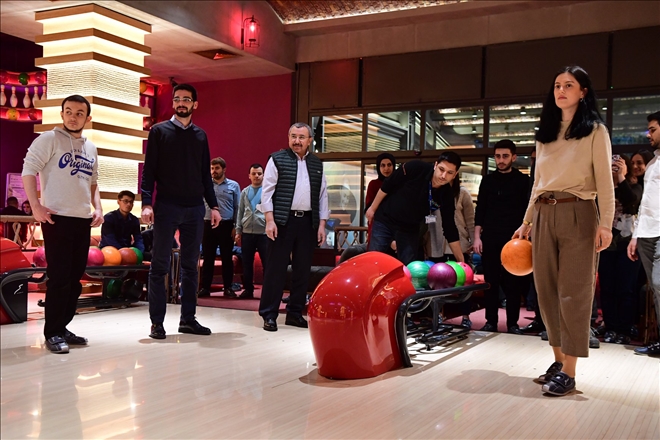 Ataşehir Belediye Başkan Adayı İsmail Erdem´den bowling şov