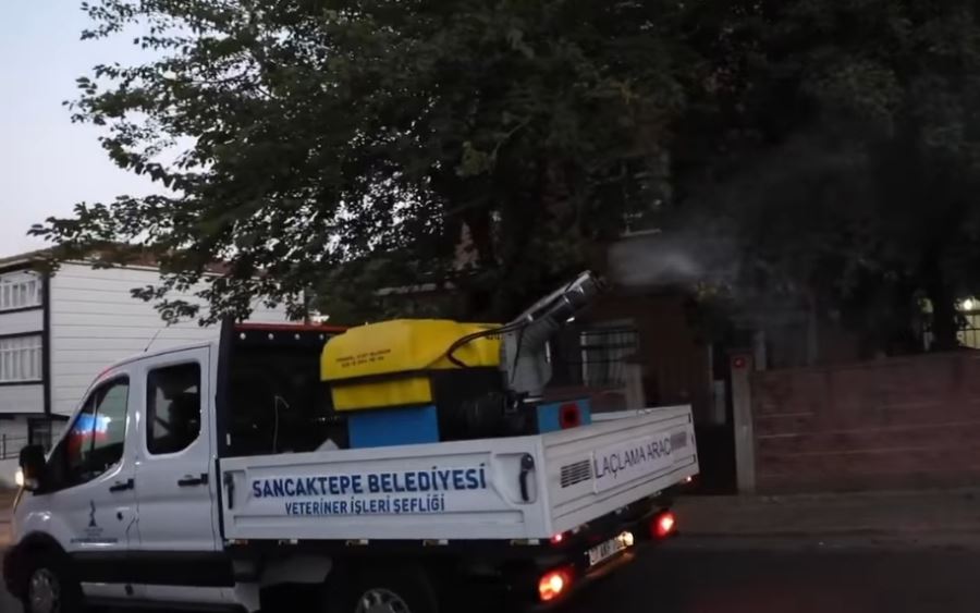 Sancaktepe Belediyesi sokak ilaçlamalarına aralıksız devam ediyor