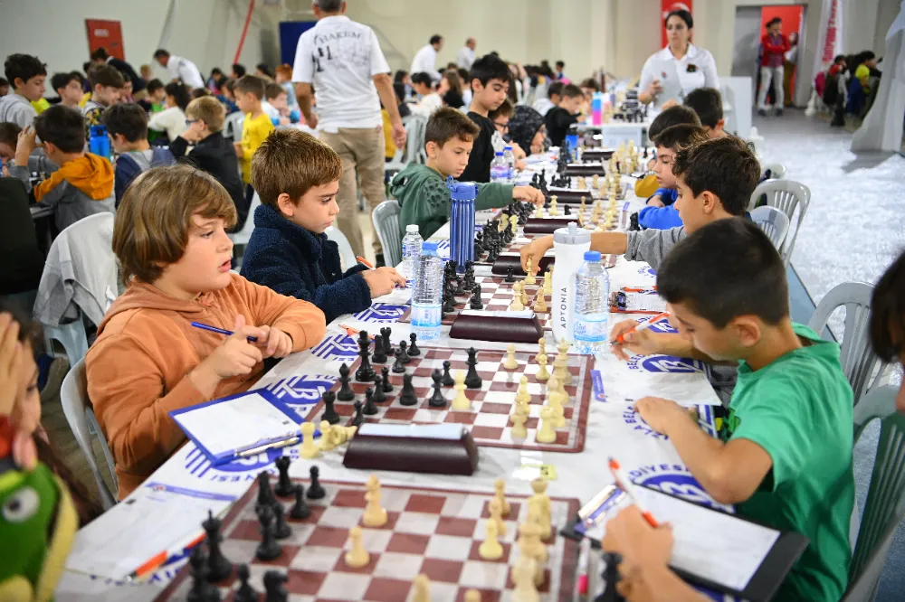 Türkiye Satranç Turnuvası Cumhuriyet’in 100’üncü yılında Tuzla’da başladı