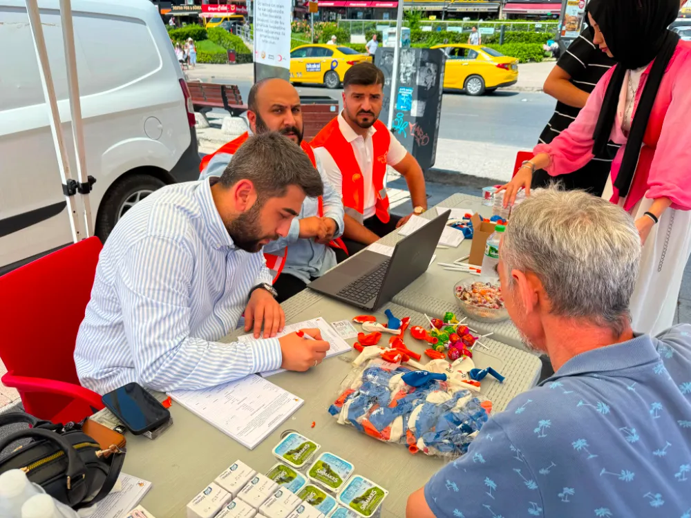 Çekmeköy AK Gençlikten Yeni Üye Çalışması