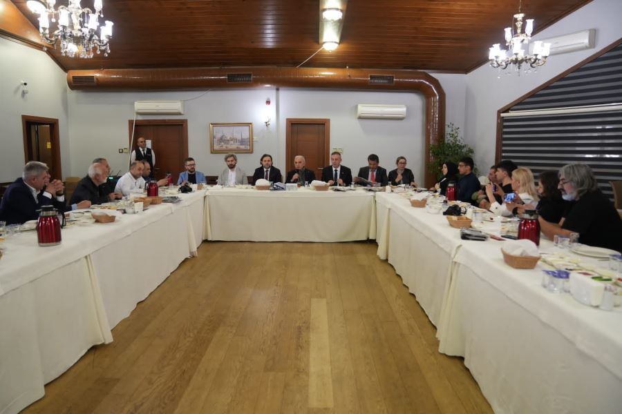 Ümraniye AK Parti Sahurda Basınla Buluştu   