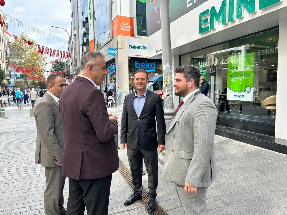 Başkan Salim Çetinkaya Alemdağ Caddesinde Vatandaşlarla Sohbet Etti
