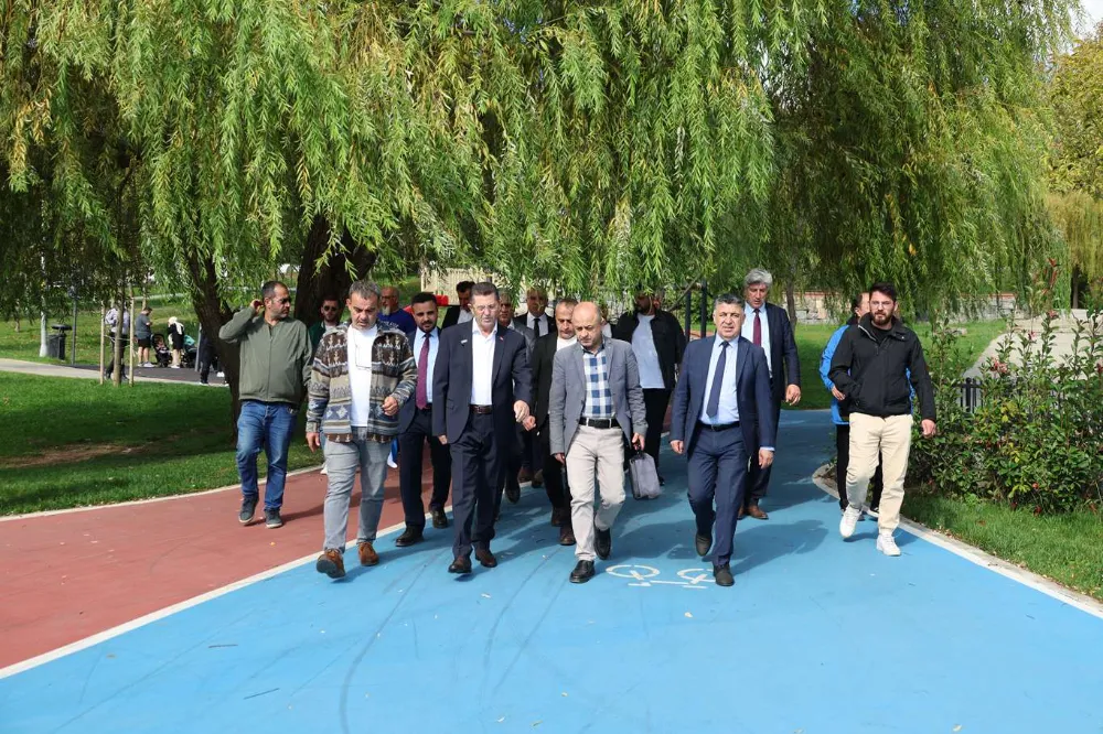 SÖZ, HİZMETLERDE VE ESERLERDE