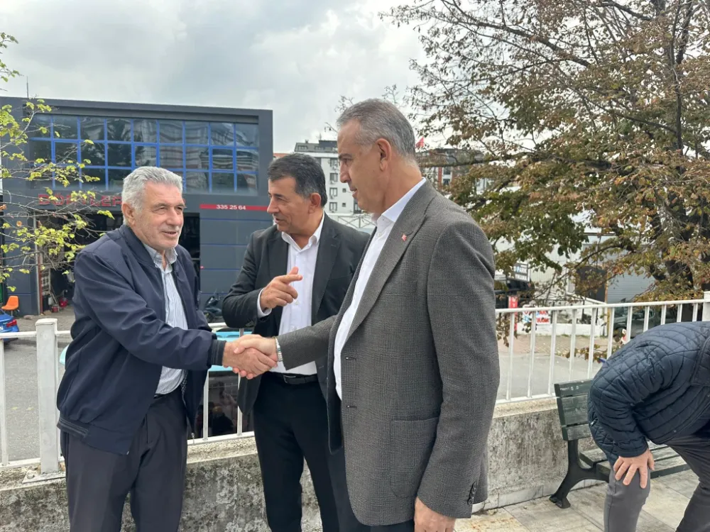 Başkan Çetinkaya Alemdağ Caddesinde Vatandaşlarla Sohbet Etti 