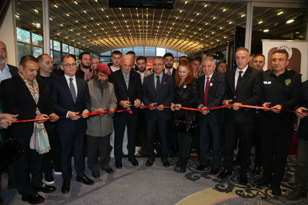 ÜMRANİYE BELEDİYESİ 2025-2026 KÜLTÜR VE SANAT SEZONUNU ÖDÜL TÖRENİYLE AÇILDI