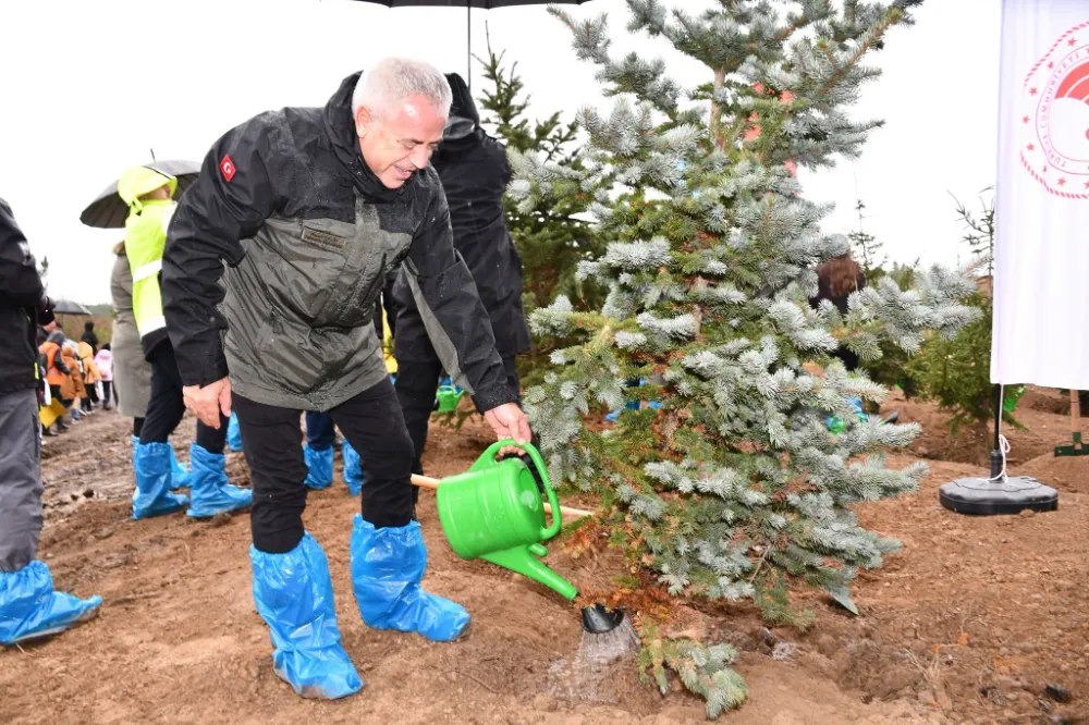‘Geleceğe Nefes, Toprağa Umut’ Etkinliğinde Fidanlar Toprakla Buluştu