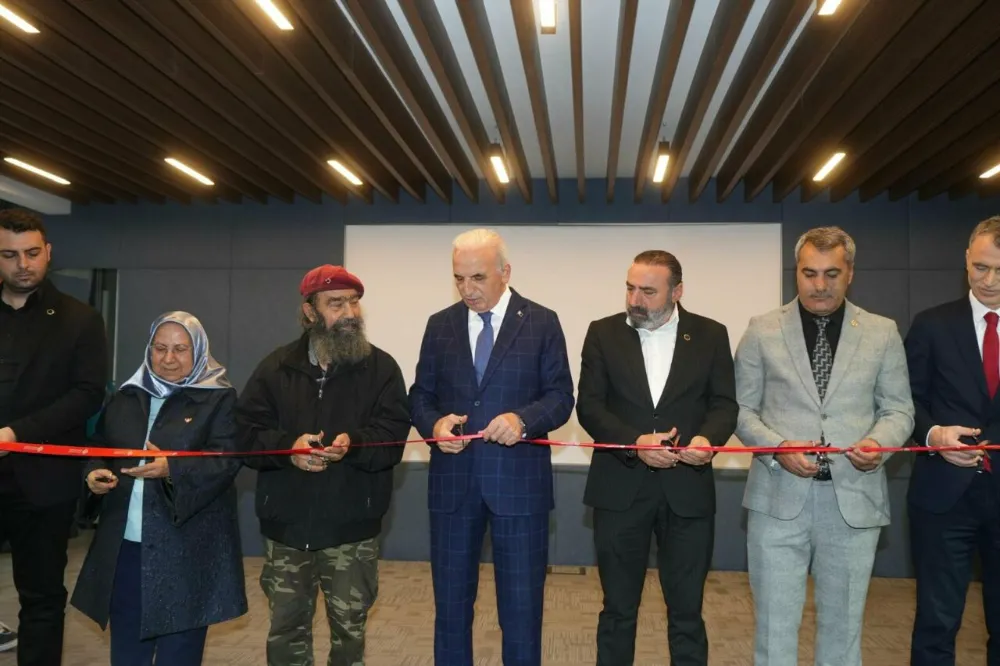 21. GELENEKSEL RESİM YARIŞMASI’NDA ÖDÜL ALAN ESERLER SANATSEVERLERLE BULUŞTU