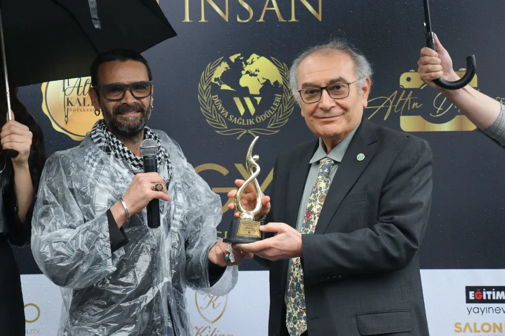 Prof. Dr. Nevzat Tarhan’a “Altın İnsan Ödülü”!