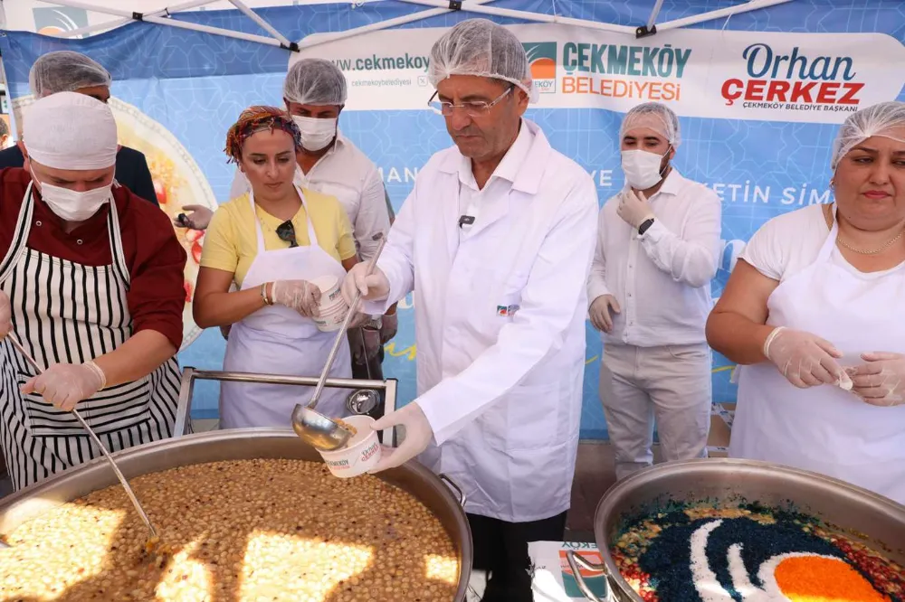 İMAM VE DEDE DUASI EŞLİĞİNDE ÇEKMEKÖY’DE AŞURE BEREKETİ