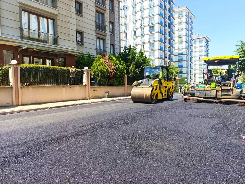 ESENEVLER MAHALLESİ YENİ ASFALTIYLA DAHA KONFORLU