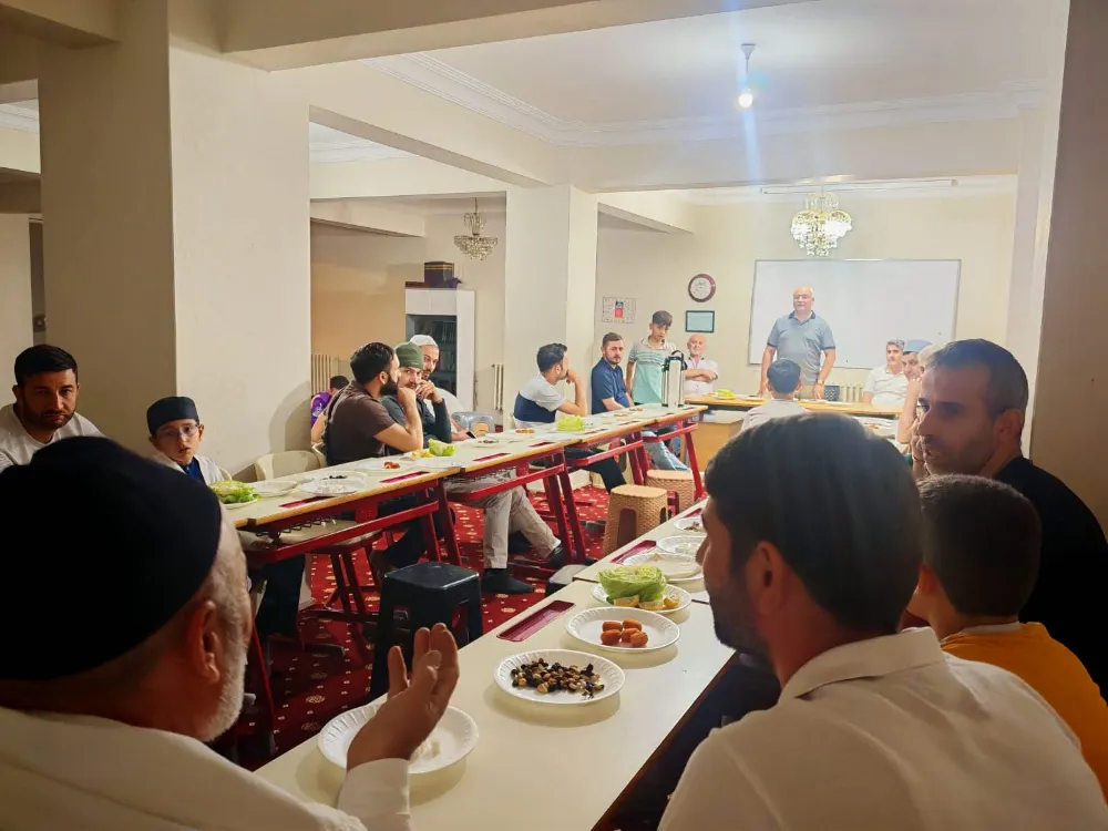 Çekmeköy Aişe Valide Camii’nde Gençlik Buluşması Gerçekleşti