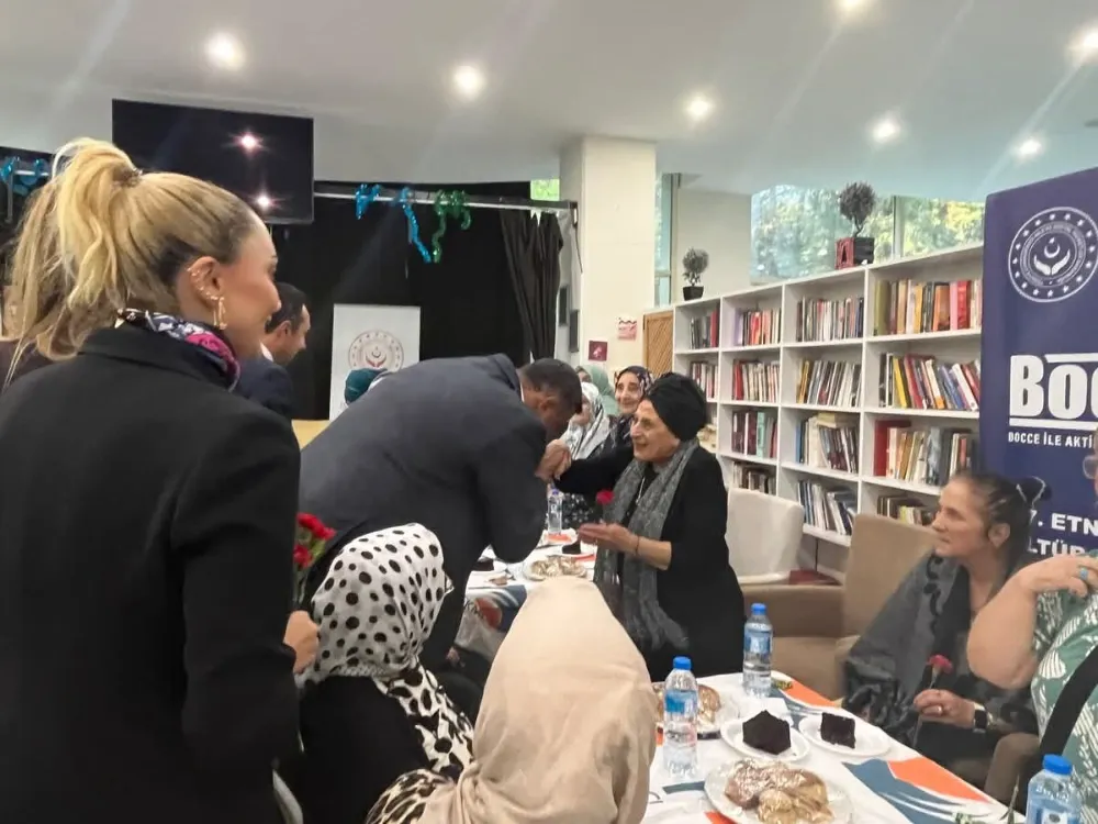 Çekmeköy AK Parti'den Yaşlılar Günü'nde Anlamlı Ziyaret