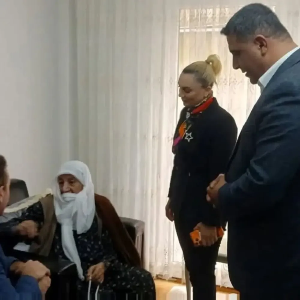 Çekmeköy AK Parti'den Yaşlılar Günü'nde Anlamlı Ziyaret