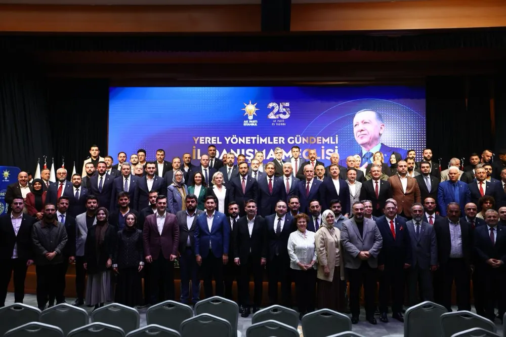 AK Parti'ye Katılımlar Sürüyor